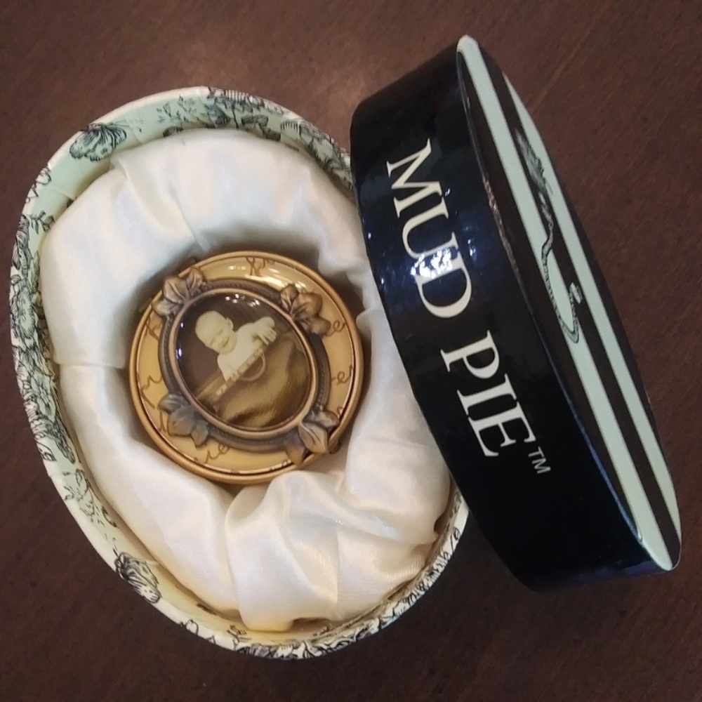 🔥3/$15! Antique style Mud Pie pill box w/gift box